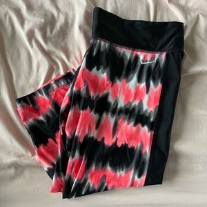Cropped NIKE work out pants